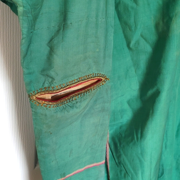 Unique handmade Pakistani dress - Picture 3 of 5